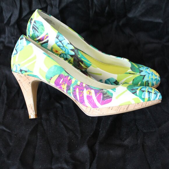 Nine west, 6.5 US floral heels - Picture 2 of 5